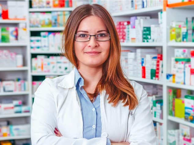 Profesional de la salud en una farmacia